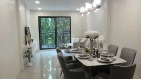 3 Bedroom Townhouse for sale in Khlong San, Bangkok near BTS Khlong San