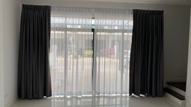 3 Bedroom Townhouse for rent in Bang Chak, Bangkok