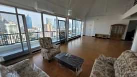 3 Bedroom Condo for rent in Khlong Tan Nuea, Bangkok