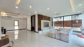 3 Bedroom House for rent in Phra Khanong Nuea, Bangkok