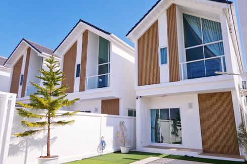 3 Bedroom House for sale in Khlong Kum, Bangkok