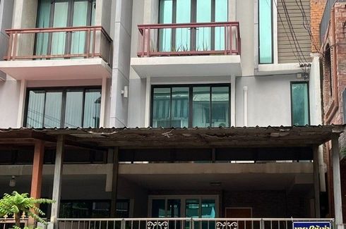 4 Bedroom Townhouse for sale in Areeya Mandarina Sukhumvit 77, Suan Luang, Bangkok near MRT Si Nut