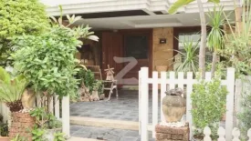 6 Bedroom Townhouse for sale in Wat Phraya Krai, Bangkok