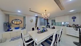 3 Bedroom Condo for sale in Baan Prompong, Khlong Tan Nuea, Bangkok