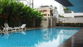 3 Bedroom Condo for rent in Ruamrudee House, Lumpini, Bangkok near BTS Ploen Chit