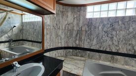 2 Bedroom Condo for rent in Khlong Tan Nuea, Bangkok