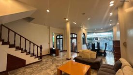 5 Bedroom House for sale in Khlong Tan Nuea, Bangkok
