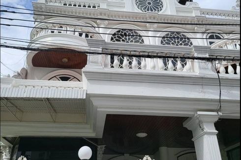 5 Bedroom House for sale in Khlong Tan Nuea, Bangkok