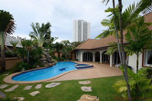 3 Bedroom House for rent in Na Kluea, Chonburi