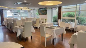 45 Bedroom Hotel / Resort for rent in Phra Khanong Nuea, Bangkok near BTS Phra Khanong