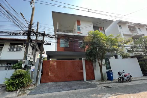 6 Bedroom House for sale in Chuan Chuen Pracha Chuen 30, Wong Sawang, Bangkok