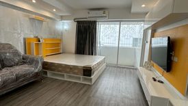 Condo for sale in Family Condominium, Sam Sen Nai, Bangkok near BTS Saphan Kwai