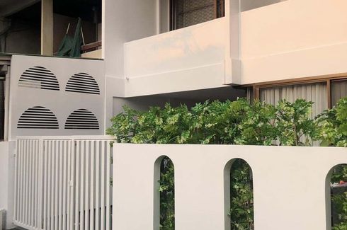 2 Bedroom Townhouse for rent in Khlong Toei, Bangkok near MRT Khlong Toei