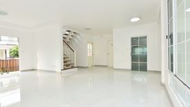 3 Bedroom House for sale in Parichat Land&House, Lam Pla Thio, Bangkok