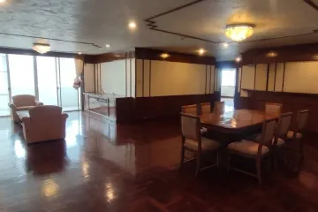 3 Bedroom Condo for rent in Le Chateau, Khlong Tan Nuea, Bangkok