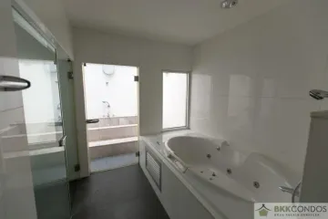 4 Bedroom Condo for rent in Prasanmitr Condominium, Khlong Toei Nuea, Bangkok near MRT Sukhumvit