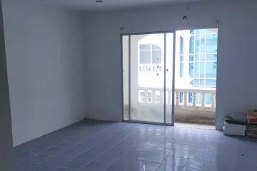 1 Bedroom Apartment for sale in Dokmai, Bangkok