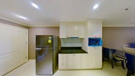 1 Bedroom Condo for rent in Sathorn House, Silom, Bangkok near BTS Surasak