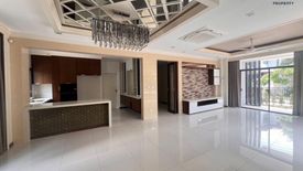 5 Bedroom Townhouse for sale in URBAN SATHORN, Bang Chak, Bangkok