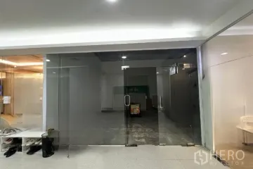 Commercial for rent in Phra Khanong Nuea, Bangkok near BTS Phra Khanong