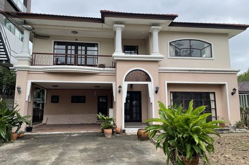 3 Bedroom House for rent in Khlong Tan Nuea, Bangkok