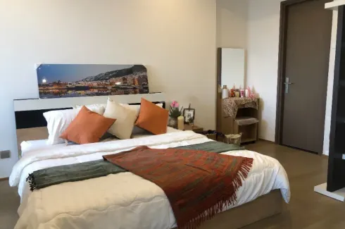 1 Bedroom Condo for sale in Si Phraya, Bangkok near MRT Sam Yan