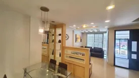 3 Bedroom Townhouse for sale in Areeya Mandarina Sukhumvit 77, Suan Luang, Bangkok near MRT Si Nut