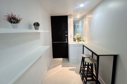 1 Bedroom Condo for rent in 15 Suite, Khlong Toei Nuea, Bangkok near Airport Rail Link Makkasan