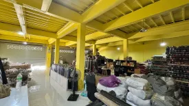 Commercial for sale in Wang Burapha Phirom, Bangkok near MRT Sam Yot