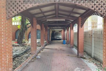 4 Bedroom House for sale in Phra Khanong Nuea, Bangkok near BTS Phra Khanong