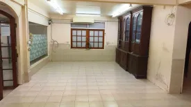 4 Bedroom House for sale in Phra Khanong Nuea, Bangkok near BTS Phra Khanong