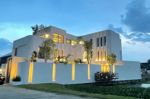 8 Bedroom Villa for sale in San Phranet, Chiang Mai