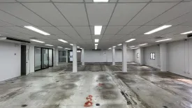 Office for rent in Krit Limited Company, Thung Maha Mek, Bangkok near MRT Lumpini