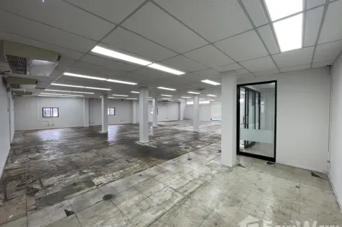 Office for rent in Krit Limited Company, Thung Maha Mek, Bangkok near MRT Lumpini