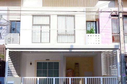 3 Bedroom Townhouse for sale in Lat Sawai, Pathum Thani