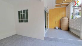4 Bedroom Townhouse for sale in Lully Ville Lumlukka Khlong 3, Lat Sawai, Pathum Thani