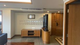 2 Bedroom Condo for rent in United Tower, Khlong Tan Nuea, Bangkok near BTS Thong Lo