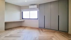 3 Bedroom Condo for rent in Fifty Fifth Tower, Khlong Tan Nuea, Bangkok near BTS Thong Lo