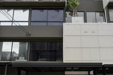 3 Bedroom Townhouse for sale in Nue Hybe Suksawat, Rat Burana, Bangkok
