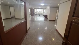 4 Bedroom Condo for sale in Khlong Tan Nuea, Bangkok near BTS Phrom Phong