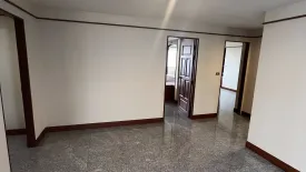 4 Bedroom Condo for sale in Khlong Tan Nuea, Bangkok near BTS Phrom Phong