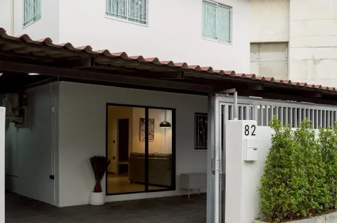 3 Bedroom House for rent in Sam Sen Nok, Bangkok near MRT Phawana