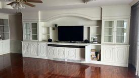 3 Bedroom Condo for rent in Oriental Towers, Khlong Tan Nuea, Bangkok near BTS Thong Lo