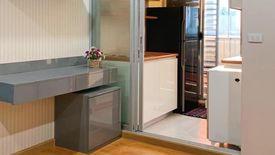 1 Bedroom Condo for rent in Pak Khlong Phasi Charoen, Bangkok near MRT Bang Wa