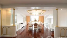 3 Bedroom Condo for rent in Oriental Towers, Khlong Tan Nuea, Bangkok near BTS Thong Lo