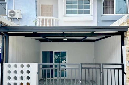 2 Bedroom Townhouse for sale in Bang Chan, Bangkok