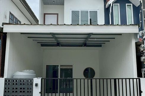 2 Bedroom Townhouse for sale in Bang Chan, Bangkok