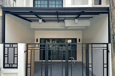 2 Bedroom Townhouse for sale in Prachathipat, Pathum Thani