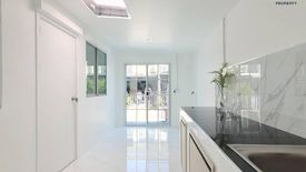 3 Bedroom Townhouse for sale in Suan Phrik Thai, Pathum Thani