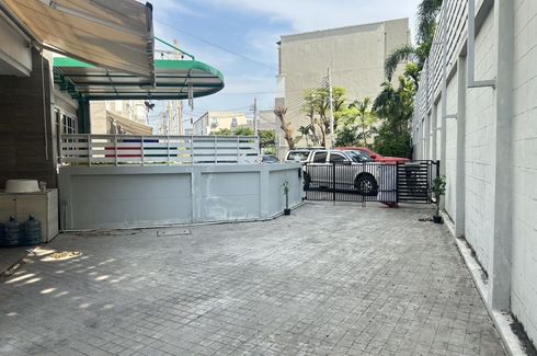 5 Bedroom Townhouse for rent in Bang Na, Bangkok